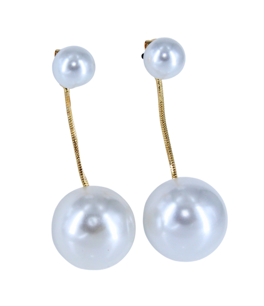 Lustrous Pearl Drop Earrings – A Symphony of Elegance
