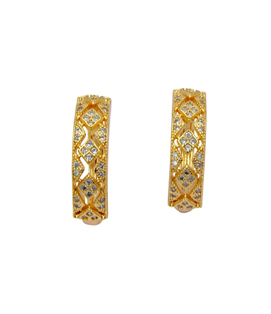 Royal Charm Gold-Plated Diamond-Pattern Hoop Earrings