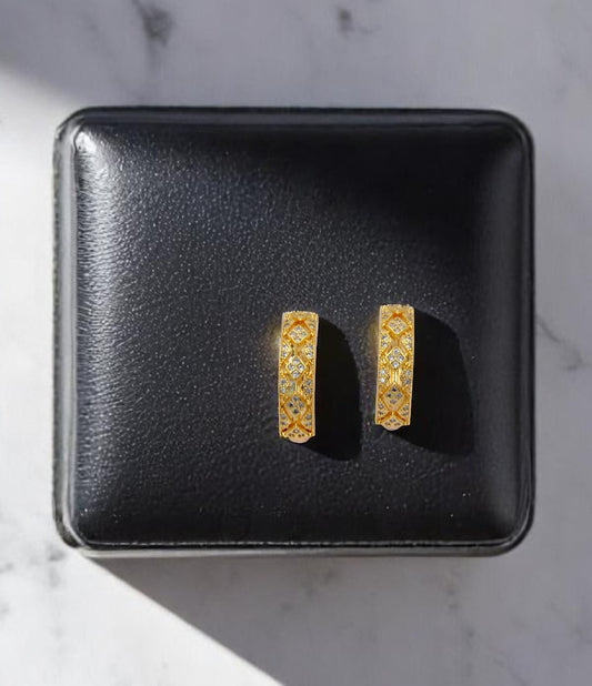 Royal Charm Gold-Plated Diamond-Pattern Hoop Earrings